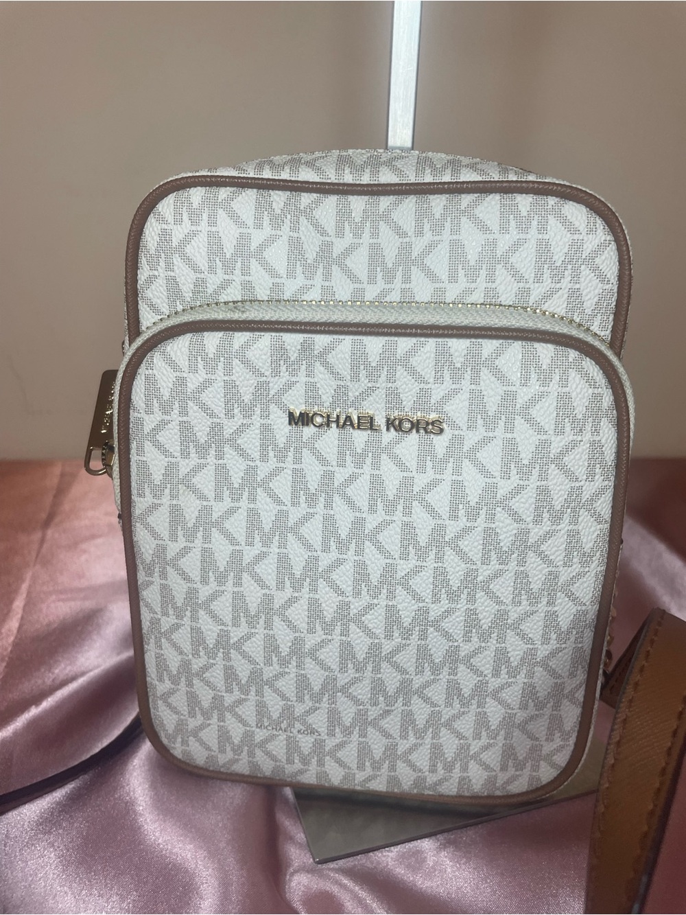 Authentic Michael Kors Purse#089NVOA  Jet Set Travel Medium Logo Crossbody Bag